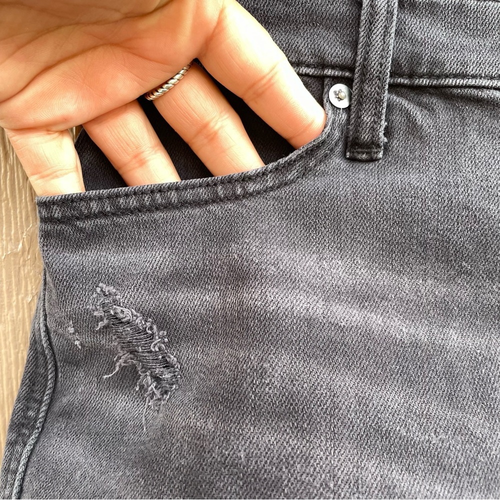 Aerie Womens Shorts Washed Black Frayed Hem Elastic Waist Daydream Denim Size XS - Picture 6 of 11